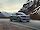 Ford Explorer modell halad az északi hegyvidéki úton